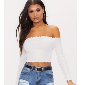 WHITE FRILL EDGE CROP TOP